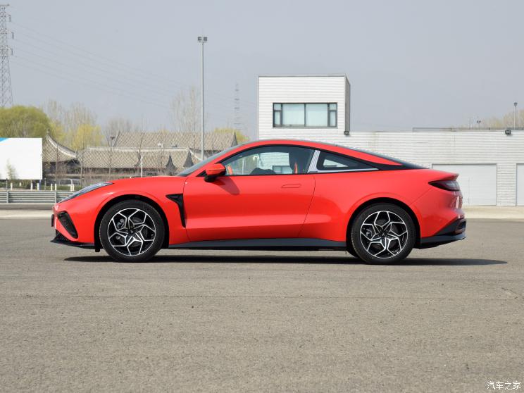 合众汽车 哪吒GT 2023款 660km 后驱基本型 合众汽车 哪吒GT 2023款 660km 后驱基本型