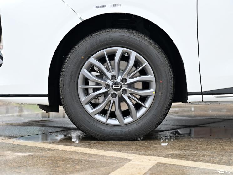 一汽奔腾 奔腾M9 2023款 2.0T 尊享型 一汽奔腾 奔腾M9 2023款 2.0T 尊享型