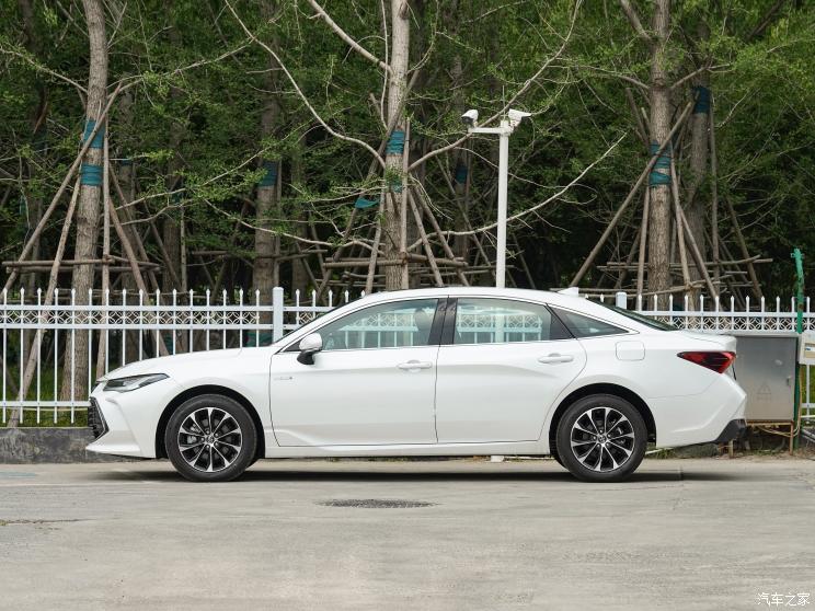 一汽丰田 亚洲龙 2023款 双擎 2.5L XLE进取版 一汽丰田 亚洲龙 2023款 双擎 2.5L XLE进取版