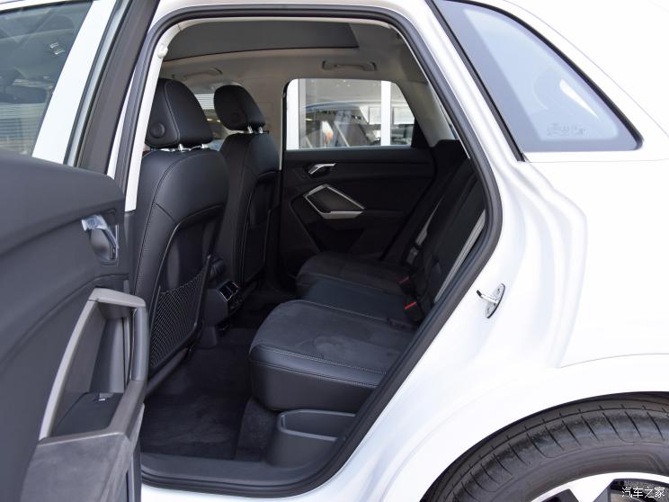 一汽奥迪 奥迪Q3 2023款 35 TFSI 时尚动感型(1.5T) 一汽奥迪 奥迪Q3 2023款 35 TFSI 时尚动感型(1.5T)