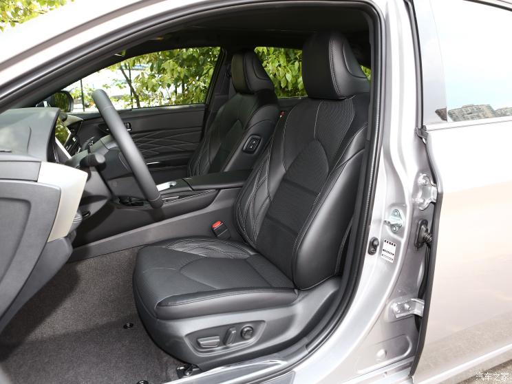 一汽丰田 亚洲龙 2023款 双擎 2.5L XLE尊贵版 一汽丰田 亚洲龙 2023款 双擎 2.5L XLE尊贵版