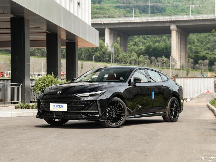 长安汽车 长安UNI-V 2023款 1.5T 运动版 长安汽车 长安UNI-V 2023款 1.5T 运动版