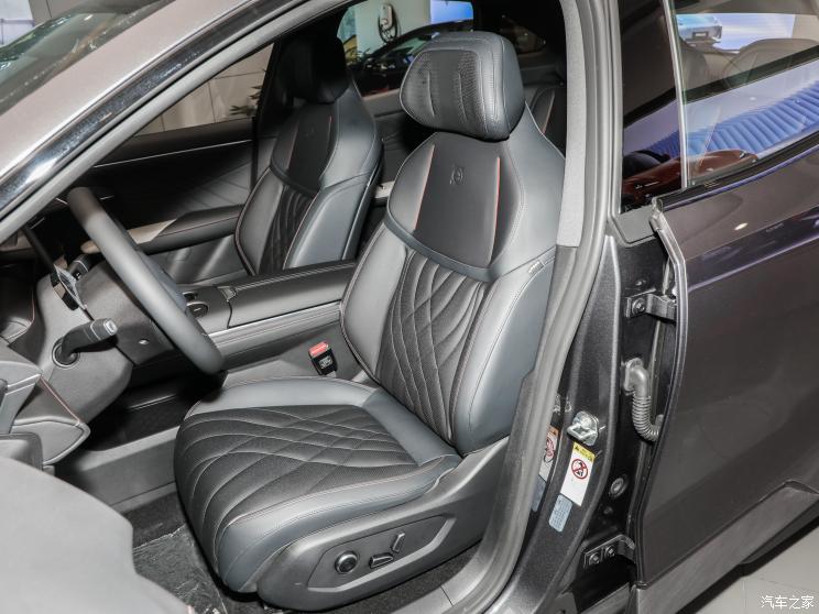 深蓝汽车 深蓝S7 2023款 纯电低配版 深蓝汽车 深蓝S7 2023款 纯电低配版