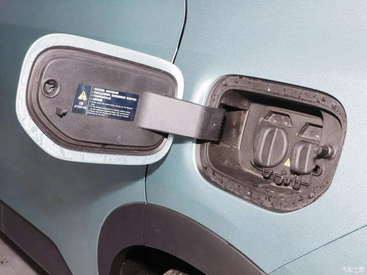 深蓝汽车 深蓝S7 2023款 纯电顶配版 深蓝汽车 深蓝S7 2023款 纯电顶配版