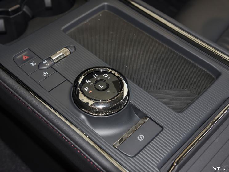 长安福特 蒙迪欧 2023款 EcoBoost 180 至尊型 长安福特 蒙迪欧 2023款 EcoBoost 180 至尊型