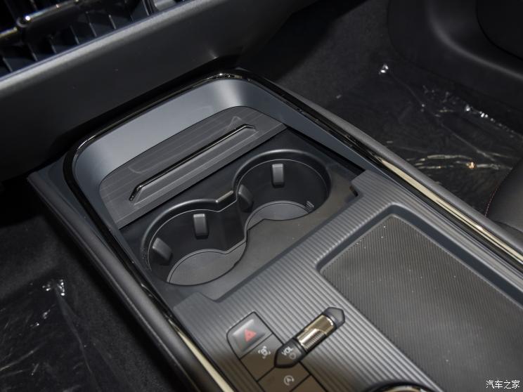 长安福特 蒙迪欧 2023款 EcoBoost 180 至尊型 长安福特 蒙迪欧 2023款 EcoBoost 180 至尊型