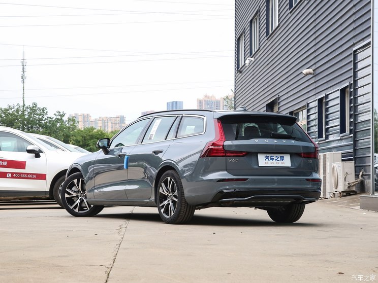 沃尔沃(进口) 沃尔沃V60 2024款 B5 智远运动版 沃尔沃(进口) 沃尔沃V60 2024款 B5 智远运动版