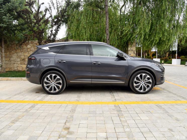 腾势汽车 腾势N8 2023款 基本型 腾势汽车 腾势N8 2023款 基本型