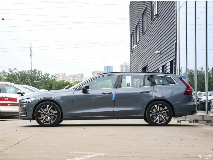 沃尔沃(进口) 沃尔沃V60 2024款 B5 智远运动版 沃尔沃(进口) 沃尔沃V60 2024款 B5 智远运动版