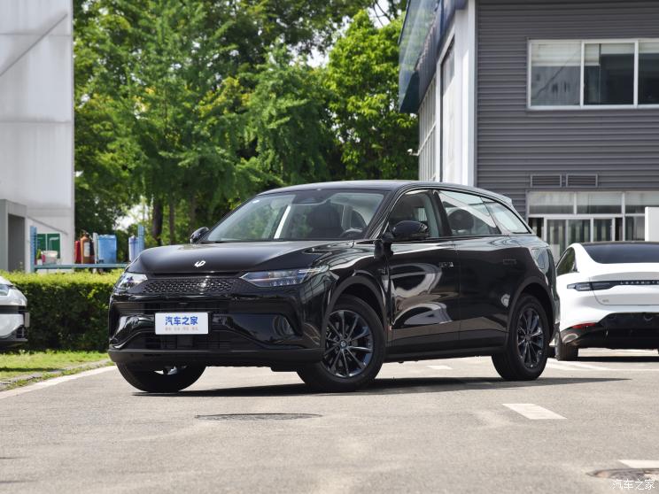 零跑汽车 零跑C11 2023款 增程 180舒享版 零跑汽车 零跑C11 2023款 增程 180舒享版