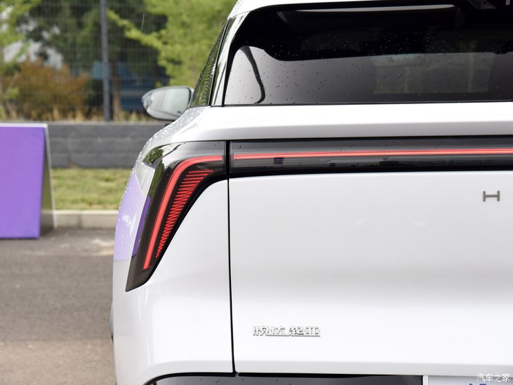 华人运通 高合HiPhi Y 2023款 765km 旗舰版 华人运通 高合HiPhi Y 2023款 765km 旗舰版