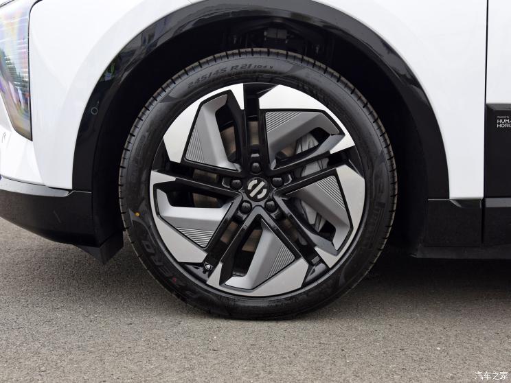 华人运通 高合HiPhi Y 2023款 765km 旗舰版 华人运通 高合HiPhi Y 2023款 765km 旗舰版