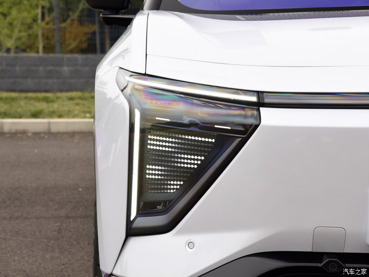 华人运通 高合HiPhi Y 2023款 765km 旗舰版 华人运通 高合HiPhi Y 2023款 765km 旗舰版