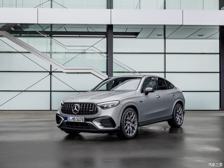 梅赛德斯-AMG 奔驰GLC轿跑 AMG 2023款 AMG GLC 63 S 4MATIC+  轿跑SUV