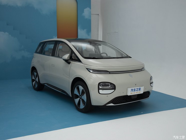 上汽通用五菱 宝骏云朵 2023款 460 灵犀版 上汽通用五菱 宝骏云朵 2023款 460 灵犀版