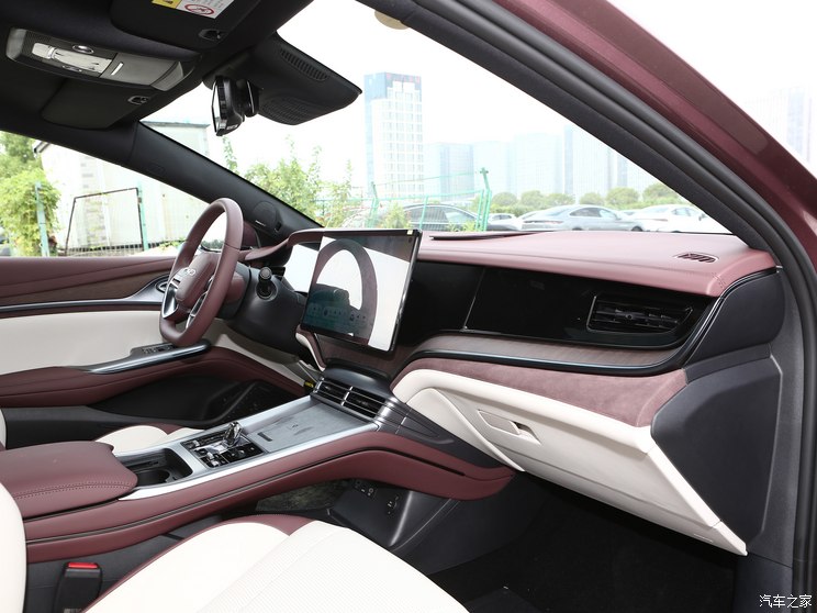 比亚迪 海豹 2023款 DM-i 1.5T 121km 尊荣型 比亚迪 海豹 2023款 DM-i 1.5T 121km 尊荣型