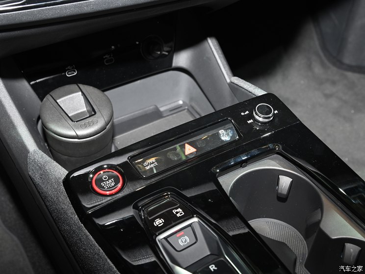 奥迪(进口) 奥迪Q6 e-tron 2023款 基本型 奥迪(进口) 奥迪Q6 e-tron 2023款 基本型