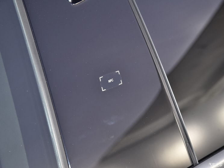 华人运通 高合HiPhi Y 2023款 765km 旗舰版 华人运通 高合HiPhi Y 2023款 765km 旗舰版