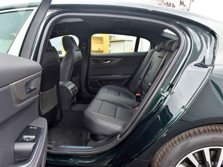 奇瑞捷豹路虎 捷豹XEL 2023款 2.0T 200PS R-DYNAMIC 青春运动版 奇瑞捷豹路虎 捷豹XEL 2023款 2.0T 200PS R-DYNAMIC 青春运动版