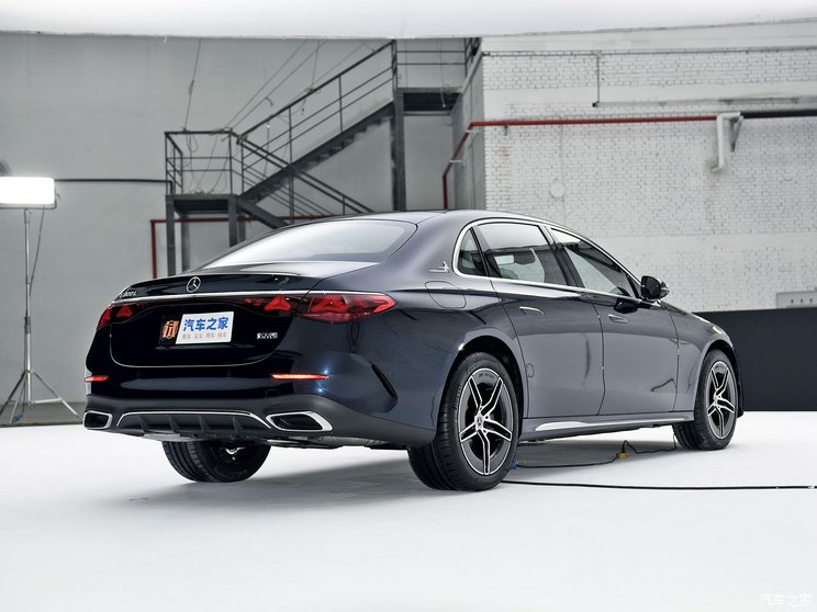 北京奔驰 奔驰E级 2024款 E 300 L 运动型 北京奔驰 奔驰E级 2024款 E 300 L 运动型