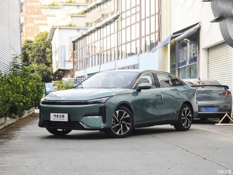 吉利汽车 银河L6 2023款 125km 星舰 吉利汽车 银河L6 2023款 125km 星舰