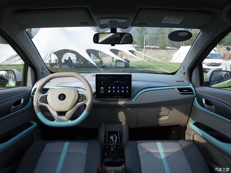 江铃集团新能源 易至EV3 2023款 320KM 青春豪华版 江铃集团新能源 易至EV3 2023款 320KM 青春豪华版