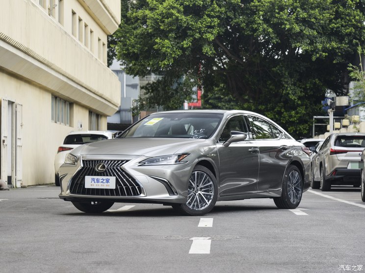 雷克萨斯 雷克萨斯ES 2023款 260 尊享版 雷克萨斯 雷克萨斯ES 2023款 260 尊享版