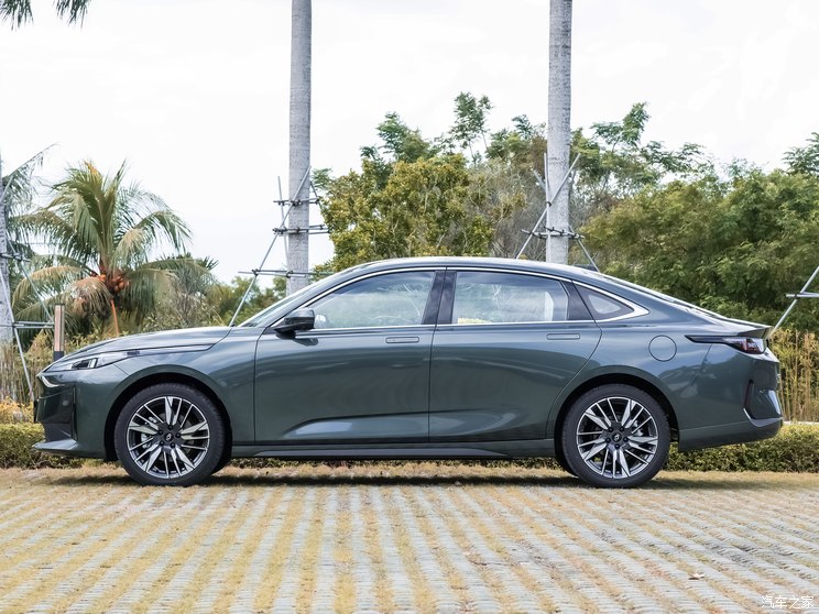 长安启源 长安启源A05 2023款 158kW 基本型 长安启源 长安启源A05 2023款 158kW 基本型