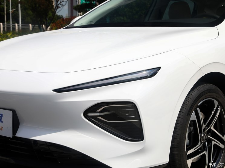 上汽集团 荣威D7 2023款 EV 610km 后驱旗舰版 上汽集团 荣威D7 2023款 EV 610km 后驱旗舰版