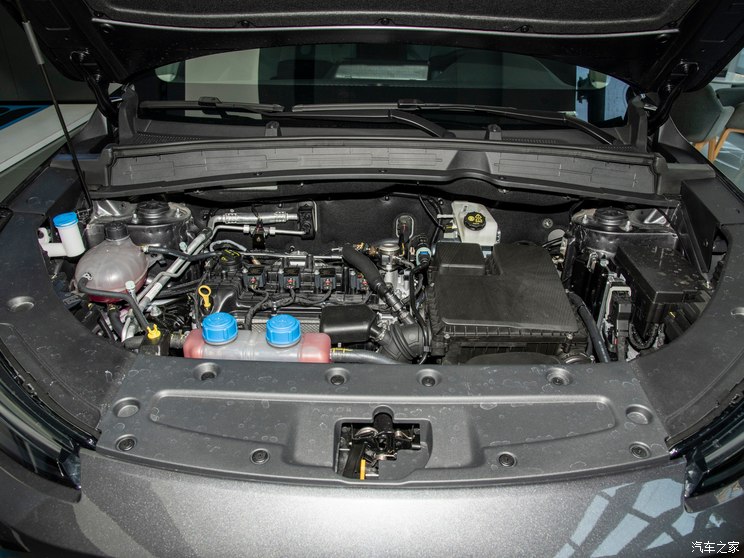 长安启源 长安启源Q05 2023款 插电式混合动力基本型 长安启源 长安启源Q05 2023款 插电式混合动力基本型