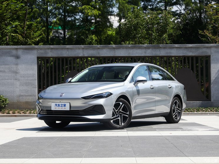 上汽集团 荣威D7 2023款 DMH 125km 旗舰版 上汽集团 荣威D7 2023款 DMH 125km 旗舰版