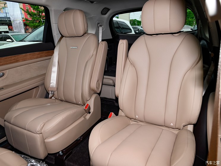 赛力斯汽车 问界M7 2024款 1.5T 两驱Plus版 6座 赛力斯汽车 问界M7 2024款 1.5T 两驱Plus版 6座