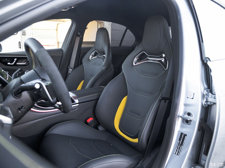 梅赛德斯-AMG 奔驰C级AMG新能源 2023款 AMG C 63 S E Performance 欧洲版 梅赛德斯-AMG 奔驰C级AMG新能源 2023款 AMG C 63 S E Performance 欧洲版