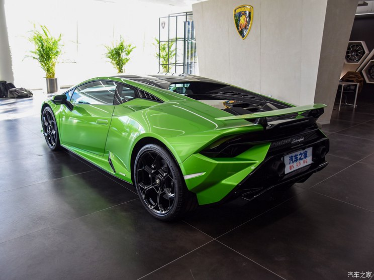 兰博基尼 Huracán 2023款 Huracán Tecnica 海外版 兰博基尼 Huracán 2023款 Huracán Tecnica 海外版