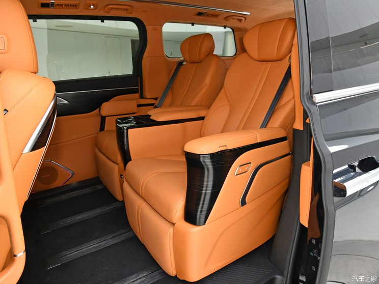 长城汽车 魏牌 高山 2024款 四驱行政加长版 长城汽车 魏牌 高山 2024款 四驱行政加长版