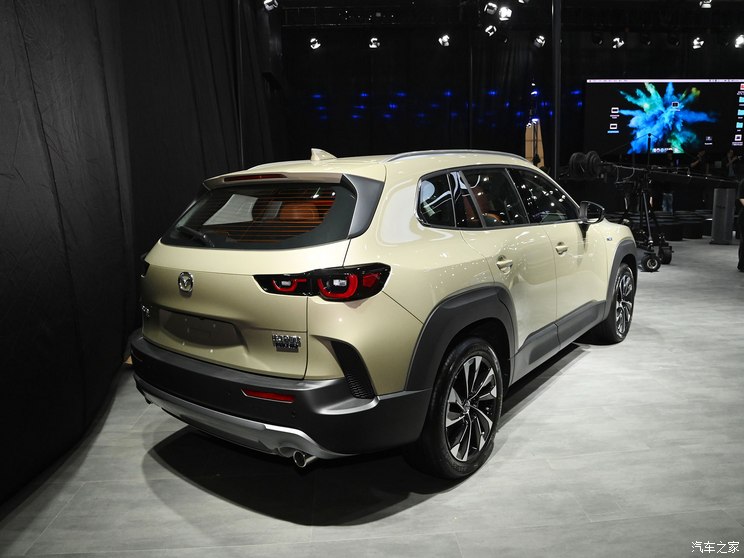 长安马自达 马自达CX-50行也 2023款 2.5L HEV 四驱尊行版 长安马自达 马自达CX-50行也 2023款 2.5L HEV 四驱尊行版