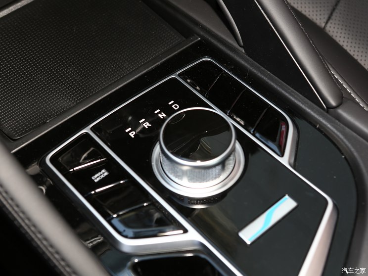 赛力斯蓝电 蓝电E3 2023款 405km 舒适版 赛力斯蓝电 蓝电E3 2023款 405km 舒适版