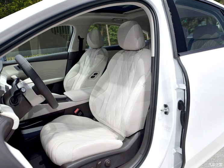 上汽集团 荣威D7 2023款 EV 610km 后驱旗舰版 上汽集团 荣威D7 2023款 EV 610km 后驱旗舰版