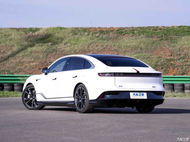 岚图汽车 岚图追光 2024款 PHEV 超长续航版 岚图汽车 岚图追光 2024款 PHEV 超长续航版