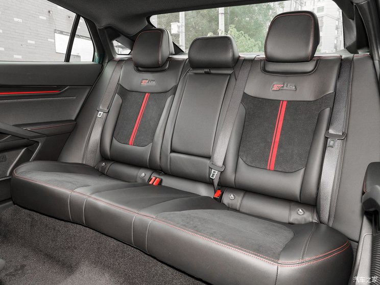 长安福特 蒙迪欧 2023款 1.5T 混动版 长安福特 蒙迪欧 2023款 1.5T 混动版