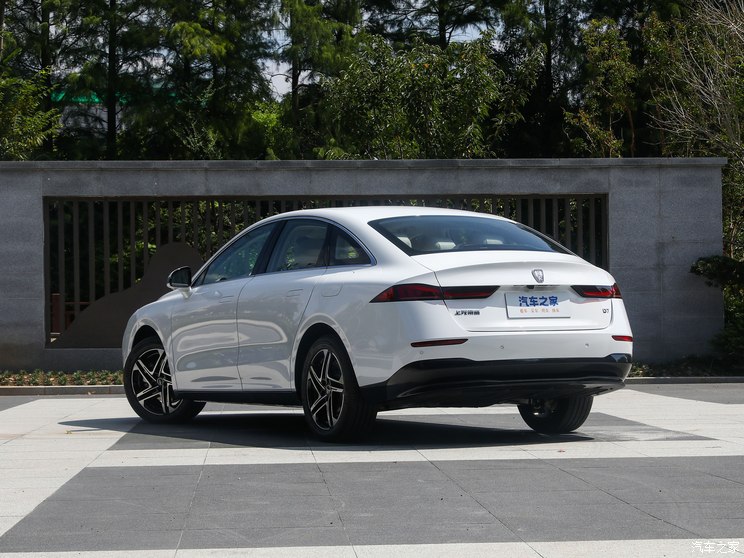 上汽集团 荣威D7 2023款 EV 610km 后驱旗舰版 上汽集团 荣威D7 2023款 EV 610km 后驱旗舰版