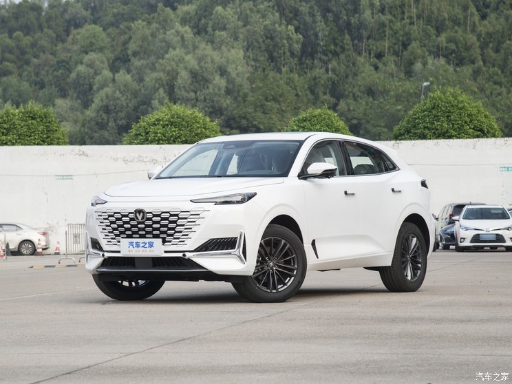 长安汽车 长安UNI-K 2024款 2.0T 两驱悦尚型 长安汽车 长安UNI-K 2024款 2.0T 两驱悦尚型