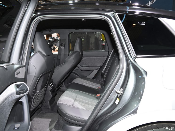 奥迪(进口) 奥迪Q6 e-tron 2023款 基本型 奥迪(进口) 奥迪Q6 e-tron 2023款 基本型