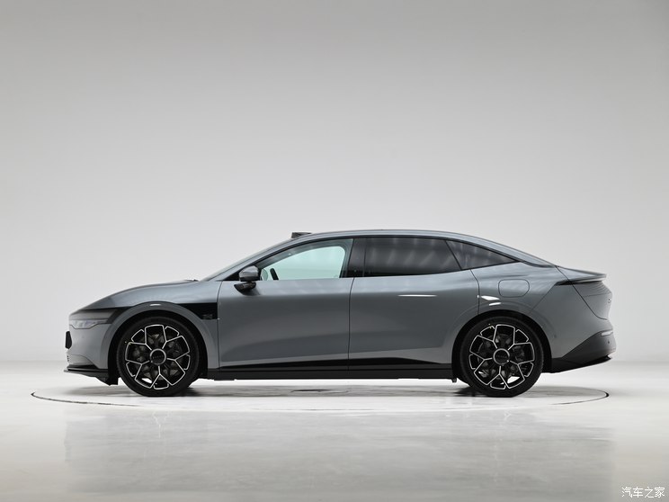 极氪 极氪007 2024款 双电机 三元锂 极氪 极氪007 2024款 双电机 三元锂