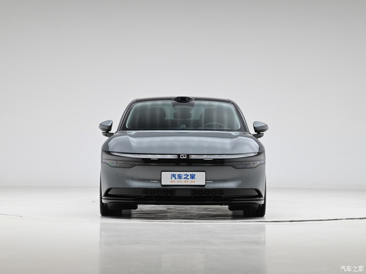 极氪 极氪007 2024款 双电机 三元锂 极氪 极氪007 2024款 双电机 三元锂