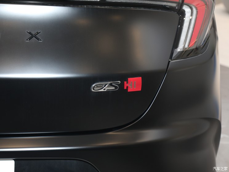 北汽新能源 极狐 阿尔法S(ARCFOX αS) 2023款 先行版 北汽新能源 极狐 阿尔法S(ARCFOX αS) 2023款 先行版