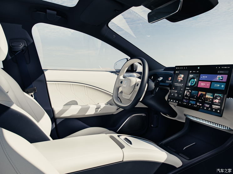 极氪 极氪007 2024款 双电机 三元锂 极氪 极氪007 2024款 双电机 三元锂