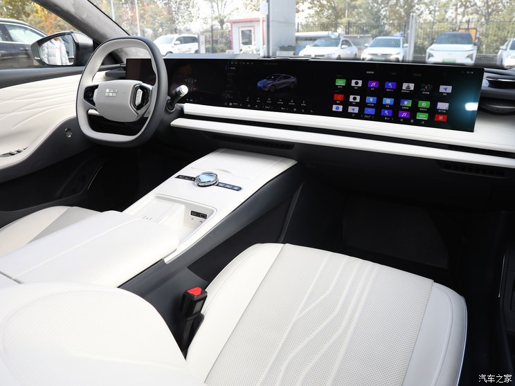 吉利汽车 银河E8 2023款 基本型 吉利汽车 银河E8 2023款 基本型