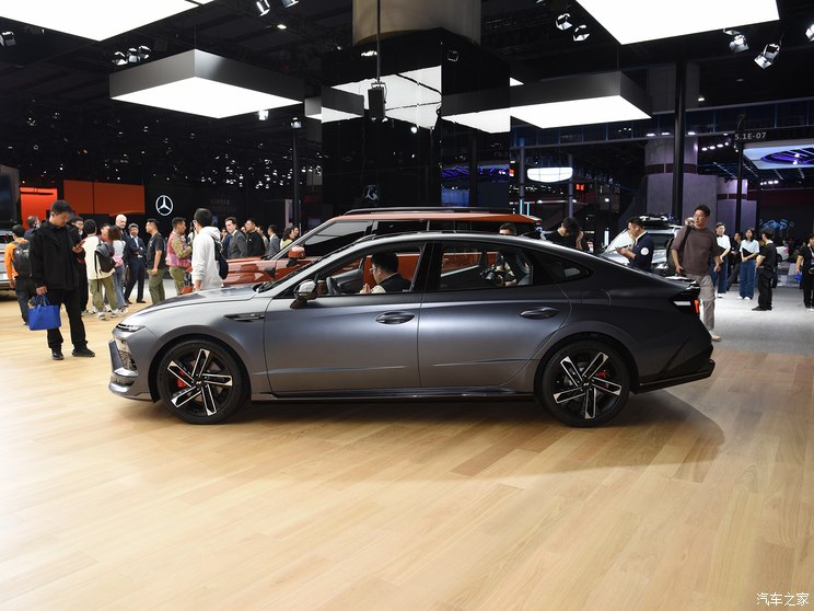 北京现代 索纳塔 2024款 2.0T N Line 高配版 北京现代 索纳塔 2024款 2.0T N Line 高配版