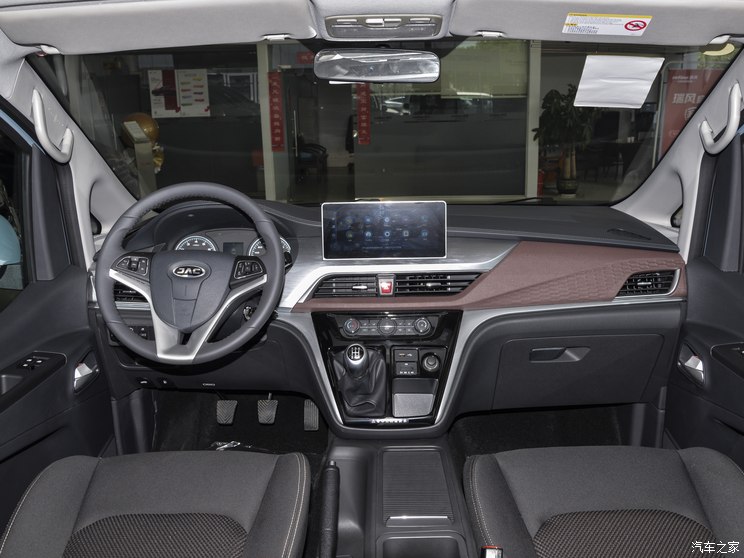 江汽集团 瑞风M3 2023款 PLUS 1.8L 7/8座智联版 江汽集团 瑞风M3 2023款 PLUS 1.8L 7/8座智联版